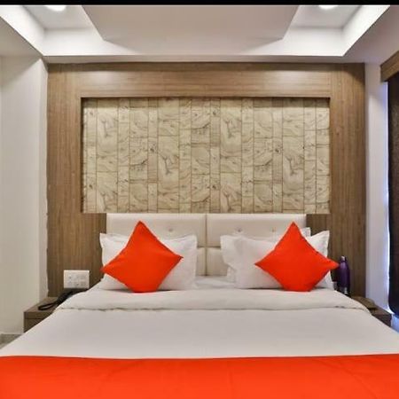 Hotel Pathik Villa Ahmedabad Bagian luar foto
