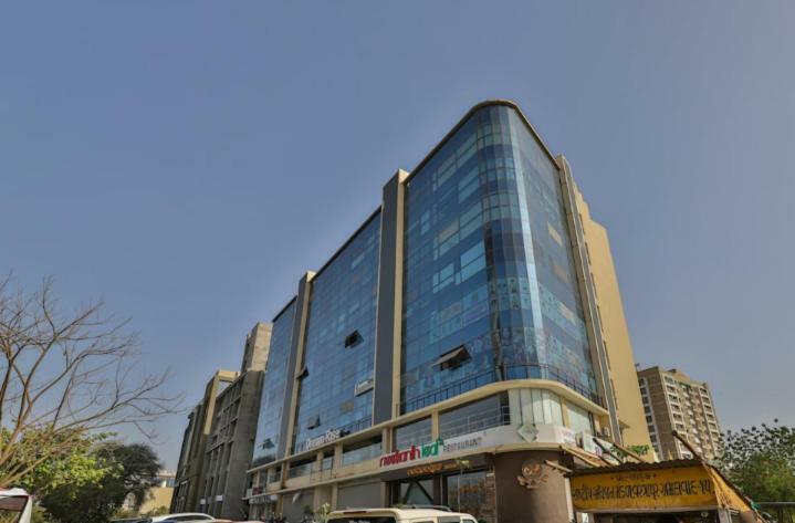 Hotel Pathik Villa Ahmedabad Bagian luar foto